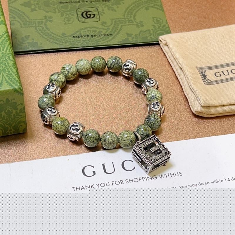 G*u*i bracelets